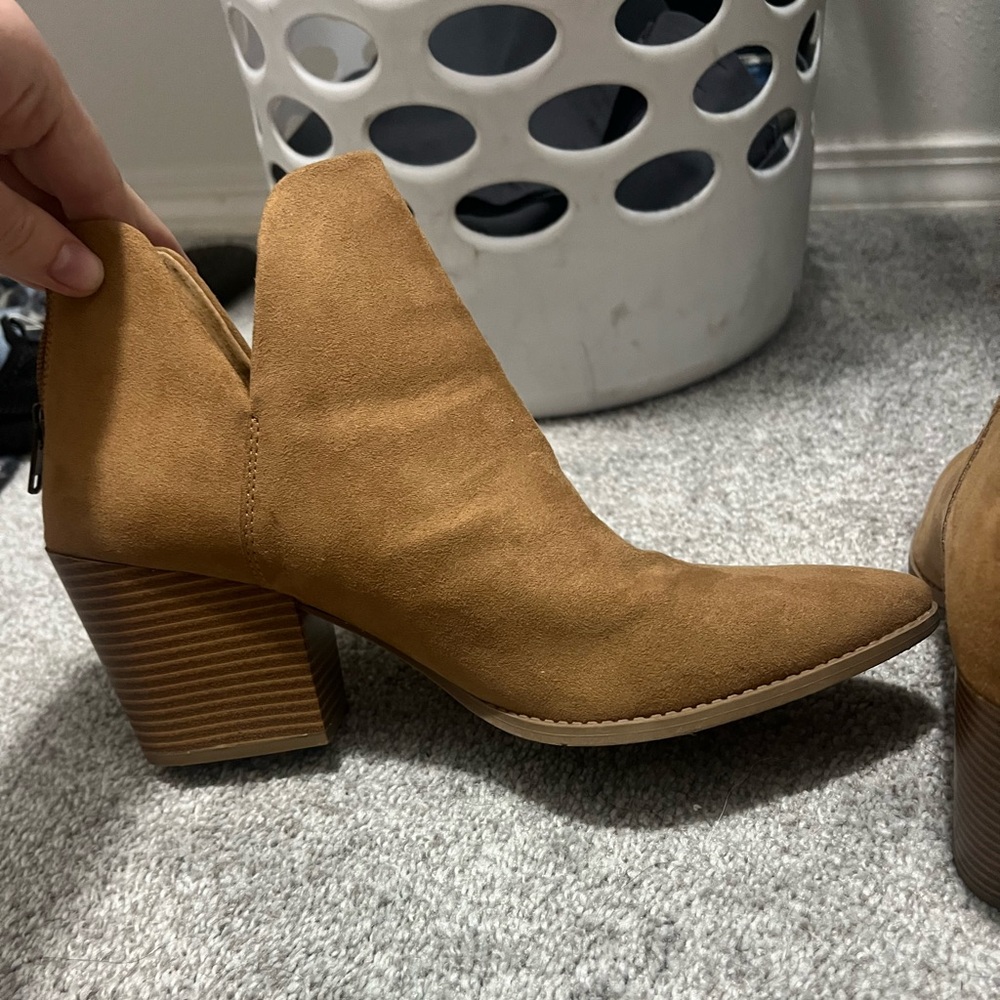 Women’s heeled boots